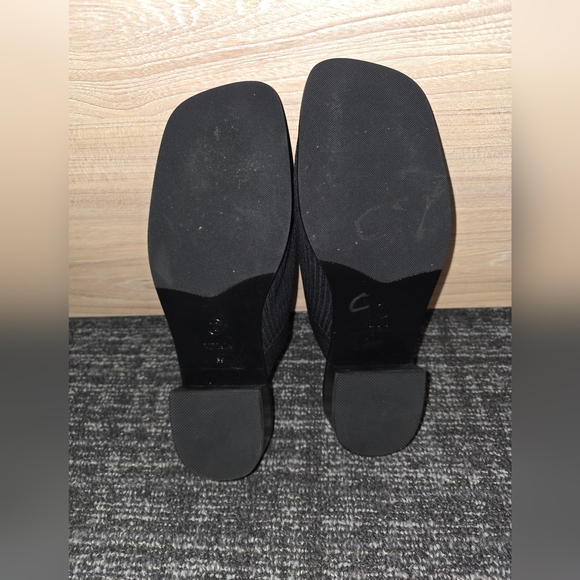 VIVAIA Black Ribbed Square-Toe Mule - Picture 10 of 10